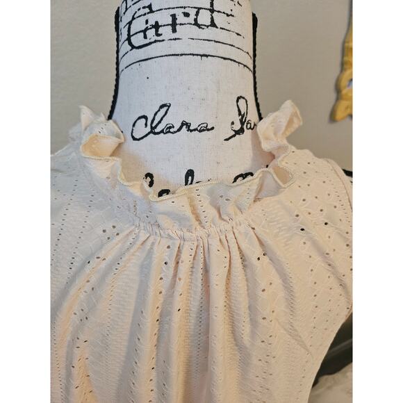 Butter yellow sleeveless top, ruffle tie neck, eyelet detail - Picture 5 of 6